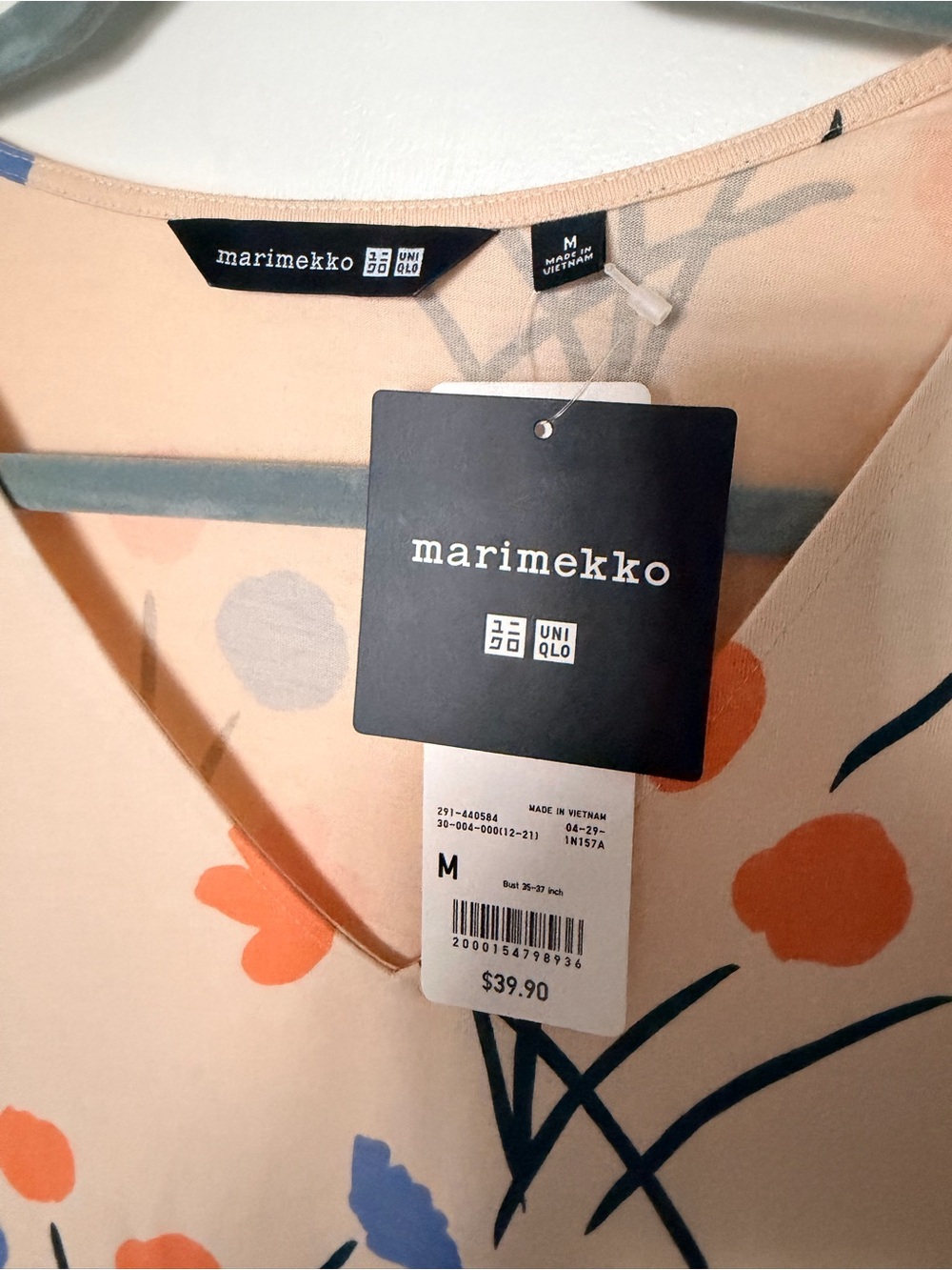 Marimekko x Uniqlo Limited Edition Floral V-Neck Short-Sleeved Midi Dress size M - Picture 2 of 5